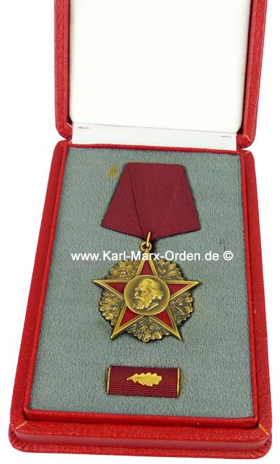 Karl Marx Orden 4. Variante